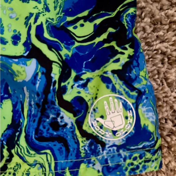 New Boy’s Body Glove Swim Trunks With Rash Guard - Picture 5 of 6